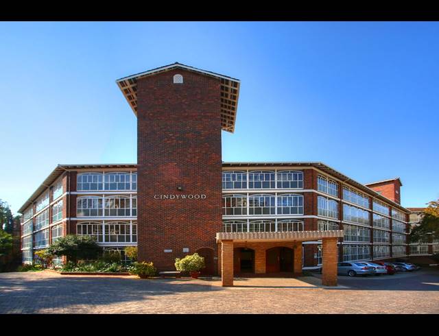 4 BEDROOM APARTMENT TO LET IN SANDOWN